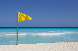 Bandera amarilla playa